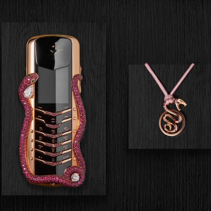 Vertu Signature Cobra